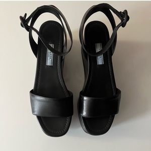 Prada Women's Calzature Donna Sandal size 7.5B/37.5